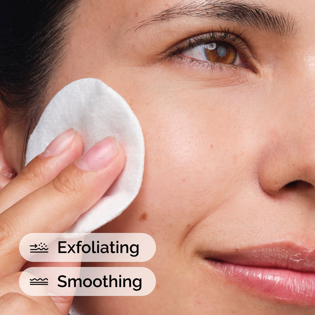 glycolic-acid-7-exfoliating-toner-m2 ord-glycolic-acid-exfoliating-toner-model-application-with-benefits.jpg